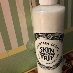Never before used  bottle Mountain ocean skin coconut trip moisture 8 ounce